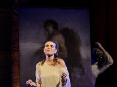 Lina Sastri incanta il pubblico del Teatro Brancaccio con “Pensieri all’improvviso”